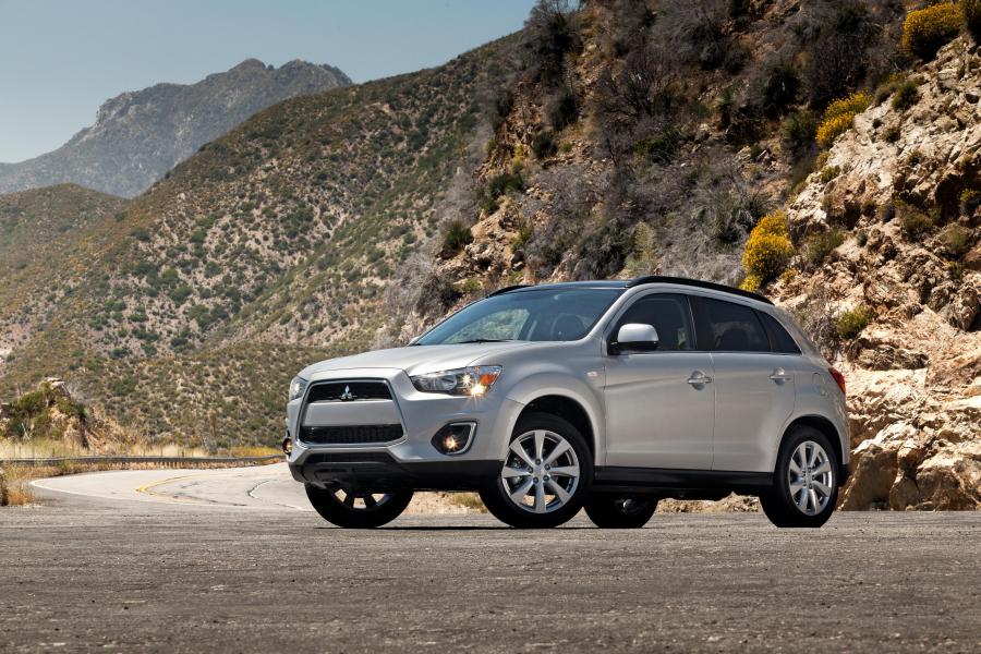  Mitsubishi Outlander Sport 2013 года  (фото 44 из 83)